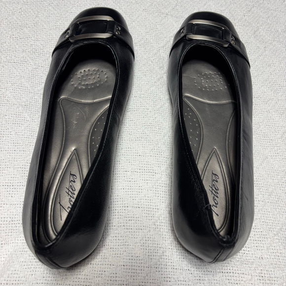 EUC Trotter's Black Sizzle Leather Ballerina Flat w/ Metal Buckle Women Sz 10W - Picture 6 of 12